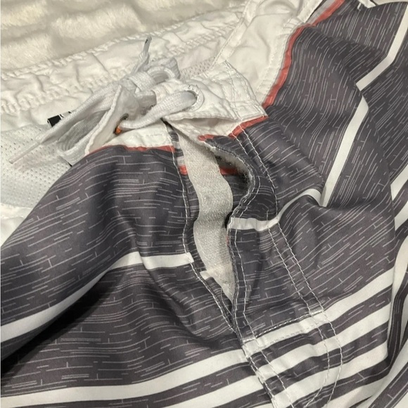 OP Mens Swim Trunks Size XL (40-42) Striped/Floral - Picture 4 of 9